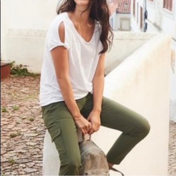 Athleta Tops - Athleta Zephyr Linen Cold Shoulder Tee